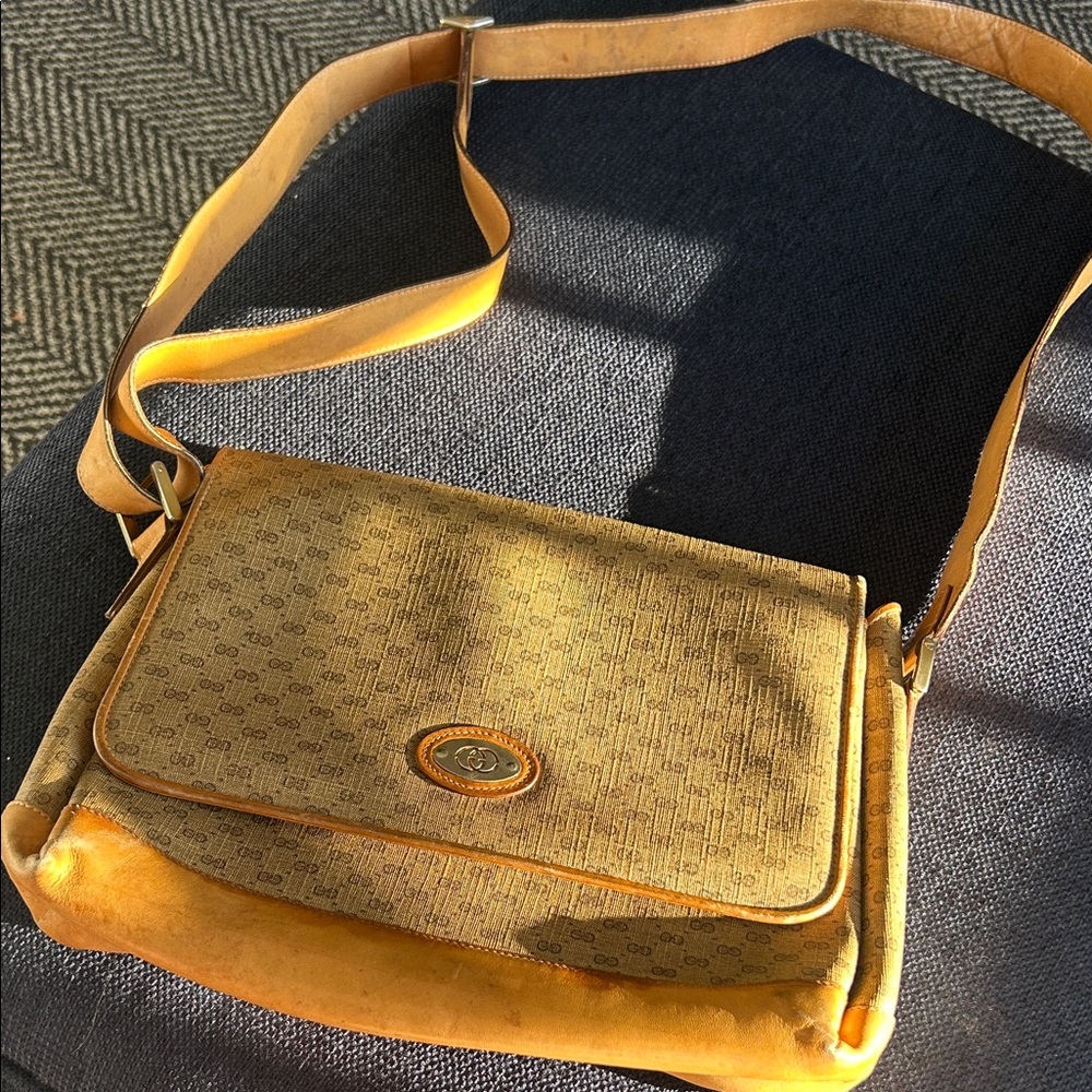 Authentic Gucci Camel  Brown All Weather Canvas Leather Trim purse Vintage 80’s